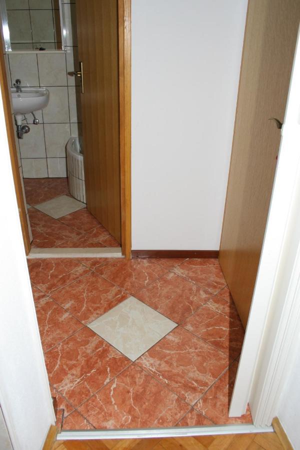 Apartments And Rooms By The Sea Zaostrog, Makarska - 2661 Esterno foto